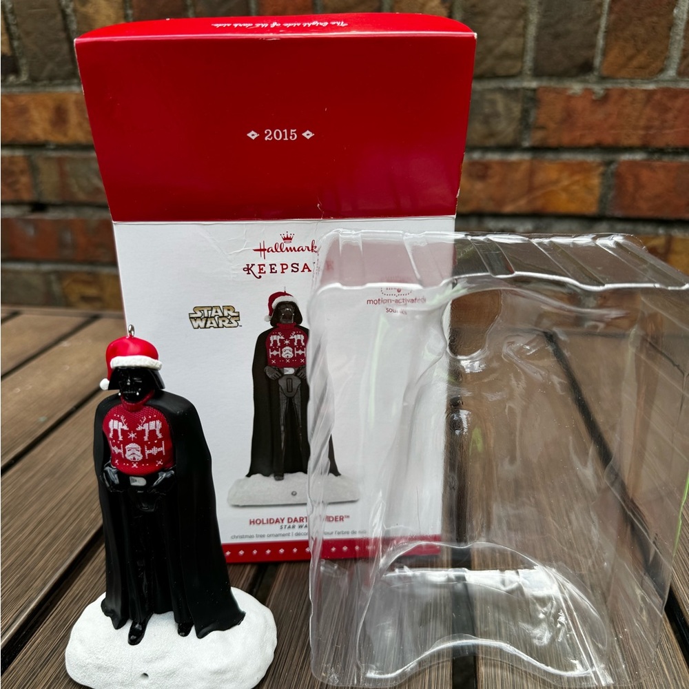 Hallmark Holiday Darth Vader Star Wars Sound Ornament 2015